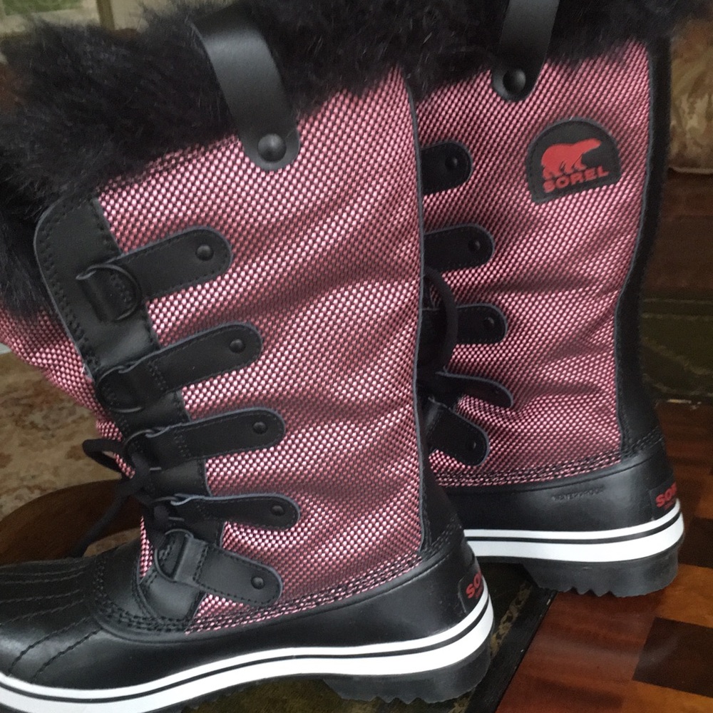 Sorel Boot women’s size 6.5 Red and Black Boots